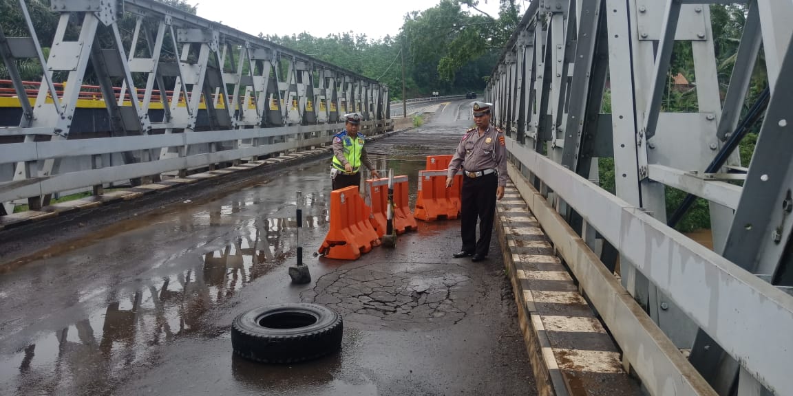 Jembatan Way Umpu Rusak, Satlantas Imbau Pengguna Jalan Berhati-hati 