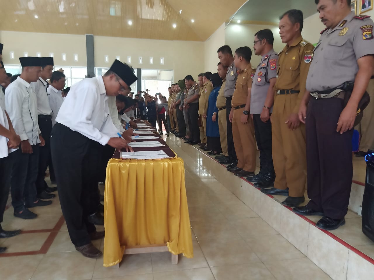 Calon Pilkades Serentak Mesuji Teken Deklarasi Damai