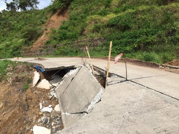 Belum Setahun di Bangun Jalan Rigit Beton Ke Objek Wisata Bandar Lampung-Teluk Kiluan Rusak Berat