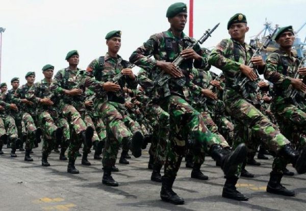 Tak Terima di Tegur Kumpul Kebo, Otoy Bacok Anggota Kostrad