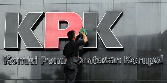 Anggota DPR RI, Direksi BUMN, dan Enam Orang Terjaring OTT Distribusi Pupuk Sudah di KPK