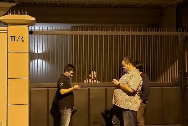 KPK Periksa Komisaris Bank Jatim Sehari Setelah Geledah Rumah