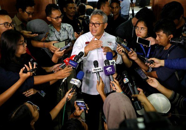 Dini Hari KPU Tetapan Hasil Pilpres Jokowi 55,50%, Prabowo 44,50%, Pileg PDIP Juara Disusul Gerindra-Golkar