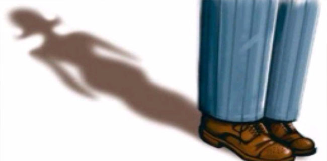 Satpol PP Bubarkan Kaum LGBT Dengan Semprotkan Blanwir