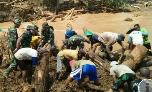 11 Orang Tewas, Tim SAR Gabungan Masih Cari Korban Longsor