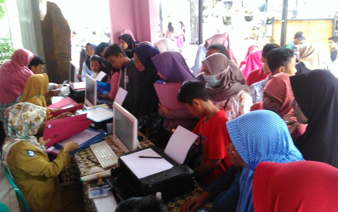 Kabar Jual Beli Bangku SMA Dan SMK di Lampung Masih “Marak” Warga Jangan Takut Melapor