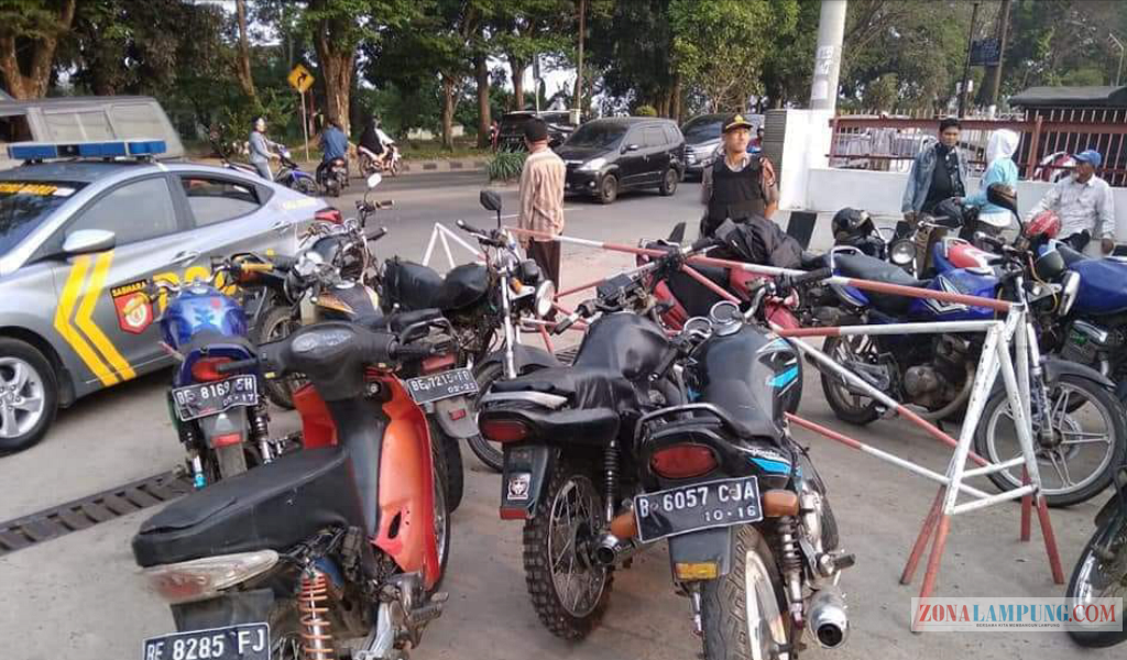Puluhan Motor ‘Ngecor’ BBM Diamakan Polsek Metro Barat