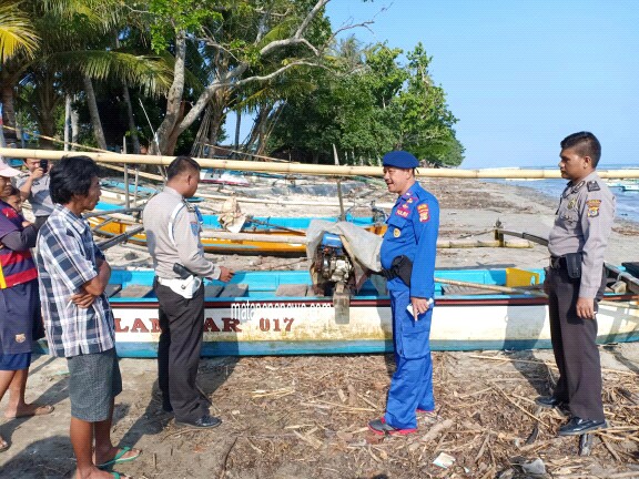Nelayan di Pesisir Barat Dikabarkan Hilang Pencarian Masih Berlangsung