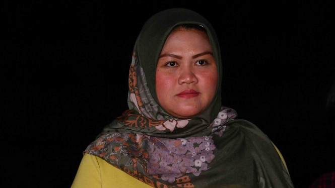 KPK Tahan Bupati Bekasi Neneng Hasanah
