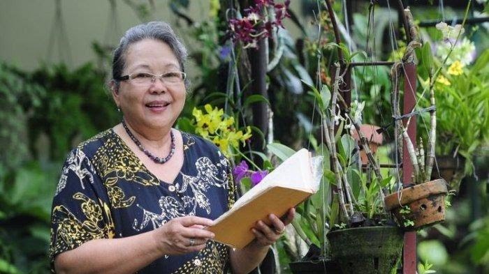 Novelis NH Dini Meninggal Dunia Kecelakaan,, Taxi Tumpanganya “Diseruduk” Truk