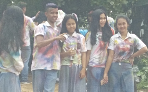 Hardiknas di Lampung Disemarakkan Aksi Coret Coret Pelajar SMA