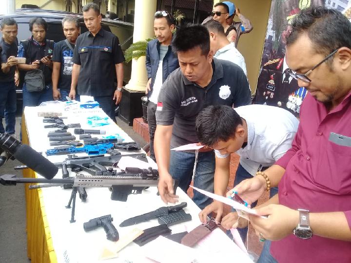 Pelaku Diduga Bunuh Diri di Apartemen Mediterania Miliki Banyak Sejata