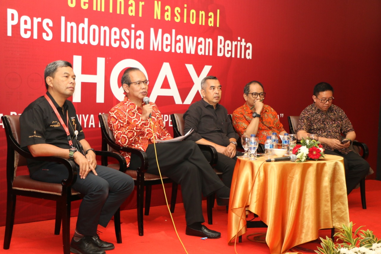 Pers Indonesia Melawan Berita Hoax