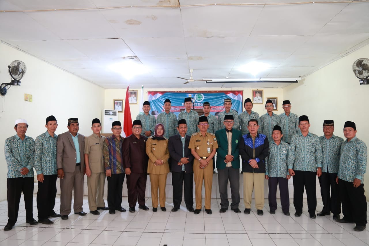 Bupati Pesibar Hadiri Pelantikan Pengurus MUI Kabupaten Pesbar