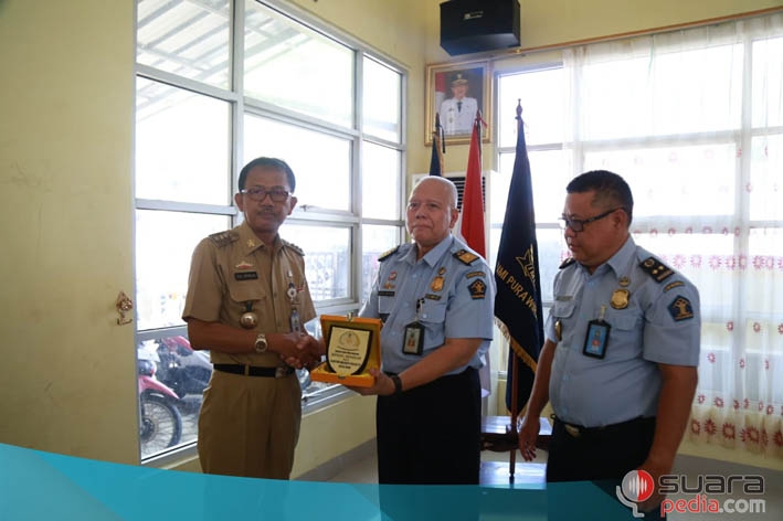 Pemkab Pesisir Barat-Kantor Imigrasi Kotabumi Rapat Pengawasan Orang Asing