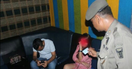 Oknum Anggota Sabara Pessel Terjaring Rajia Sat Pol PP di Kamar Hotel