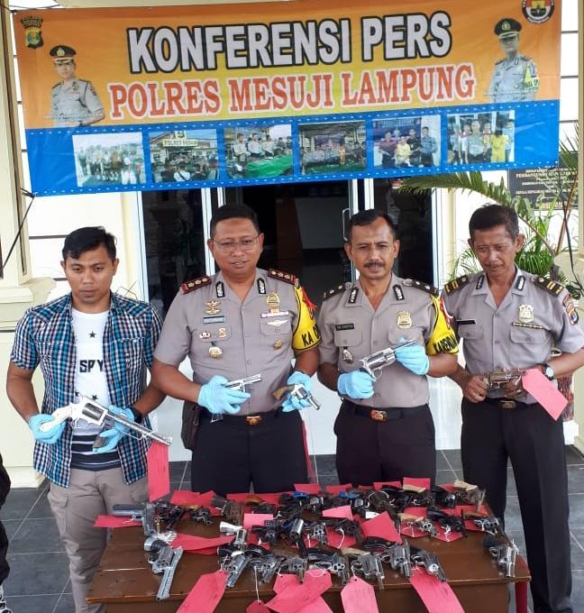 Jajaran Polres Mesuji Sita 41 Pucuk Senpi, Berikut 24 Butir Amunisi Aktif
