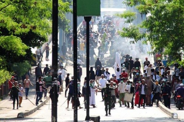 Rusuh Juga terjadi di Pontianak Dua Pos Polisi Dibakar, Puluhan Warga di Tangkap