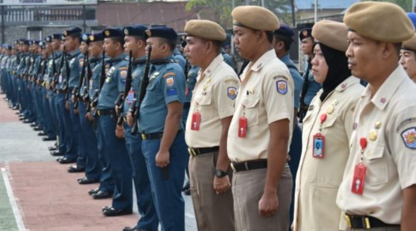 Dan Lantamal XII Pimpin Upacara 17an di Lapangan Mako Lantamal XII