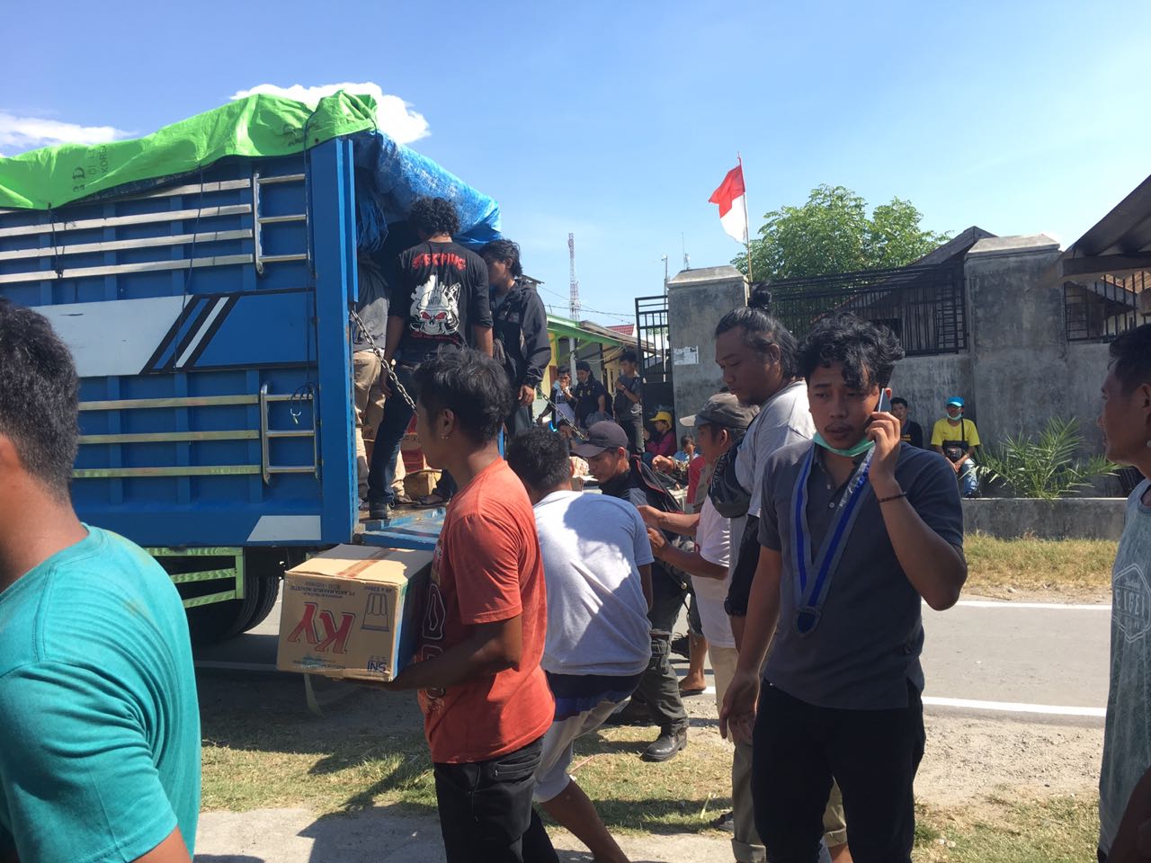 Bantuan dan Relawan untuk Korban Pasca Gempa dan Tsunami Palu Tak Terdistribusi Merata