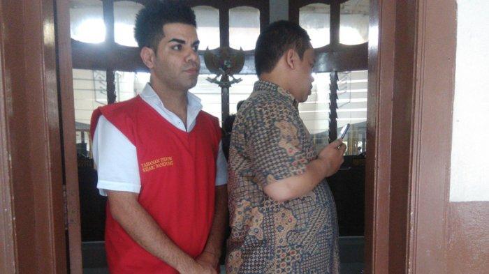 Jatuh Cinta, Pria Asal Irak Rela Datang Ke Indonesia Untuk Menikahi Pujaan Hati Yang Ternyata Sudah Bersuami