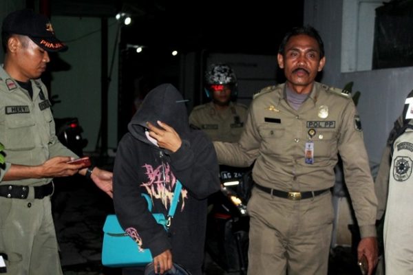 Mahasiswi Kebidanan Terjaring Rajia Dalam Kamar Hotel Bersama Mahasiswa UI?