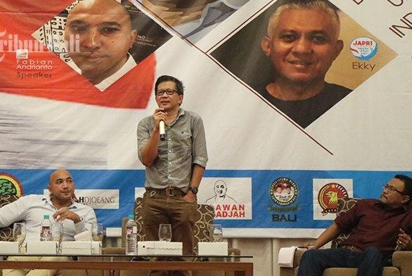 Dari Bali, Rocky Gerung Kritik Pencitraan Ekonomi Pemerintah