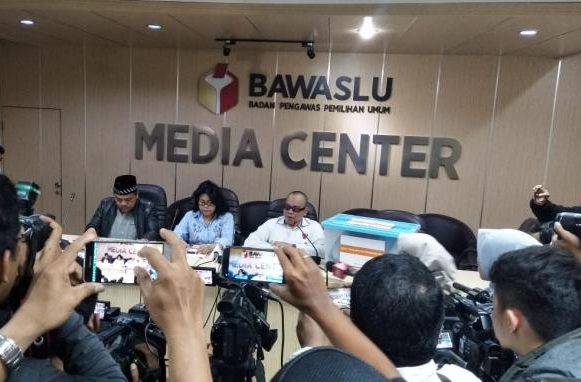 Bawa Bukti 73.000 Lebih Kesalahan Input Situng KPU Relawan IT BPN Desak Bawaslu Hentikan Situng KPU