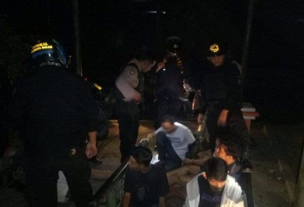 Pesta Ganja Gorilla di Gerbang Perum BKP, Tujuh Pemuda Diamankan Polisi