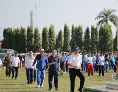 Rangkaian HUT-55 Lampung Asisten Pimpin Senam Germas Gaya Hidup Sehat