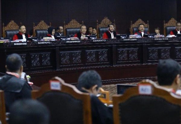 Hakim MK Minta Tim Hukum BPN Hadirkan Bukti 17,5 Juta KTP Palsu