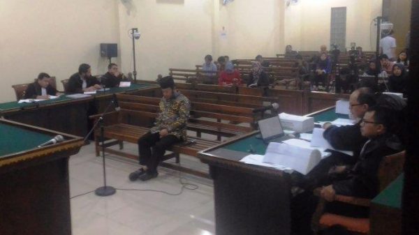 Bupati Lampung Selatan Non Aktif Zainudin Hasan Dituntut 15 Tahun Penjara