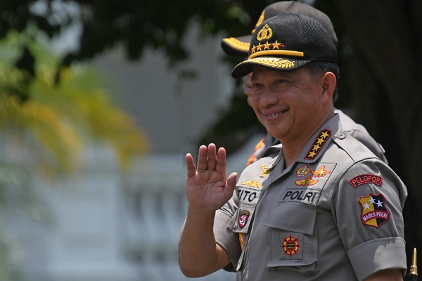 Jenderal Tito Karnavian Diberhentikan Dari Jabatan Kapolri