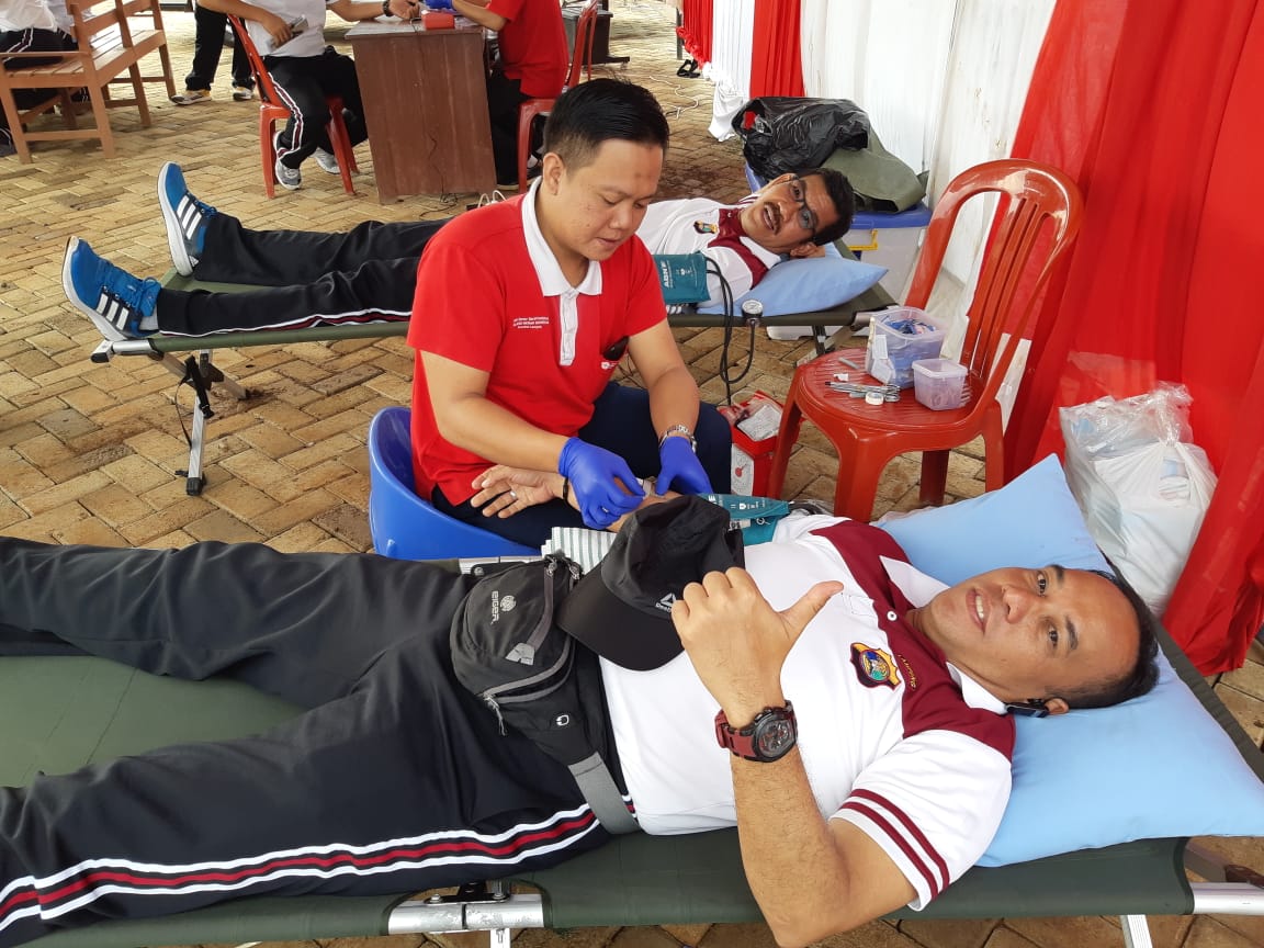 HUT Bhayangkara Ke-72, 72 Personil Polres Pesawaran Donorkan Darah