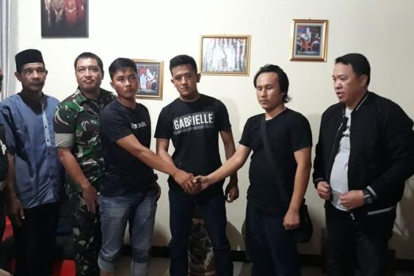 Hanya Karena Bengkuang, Oknum Polisi Tembak Dua Anggota TNI di OKU?