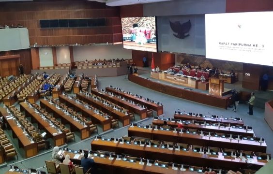 DPR-RI Sahkan Revisi UU KPK, 453 Anggota Tak Hadir
