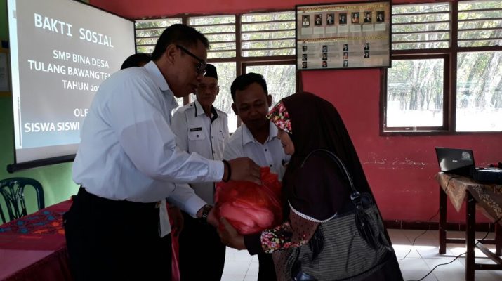Kegiatan MPLS SMP Bina Desa Bagikan Sembako
