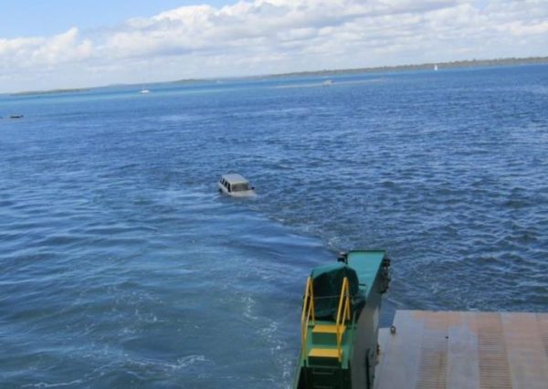 Avanza Penumpang “Nyemplung” Laut Dari KMP Nusa Putera