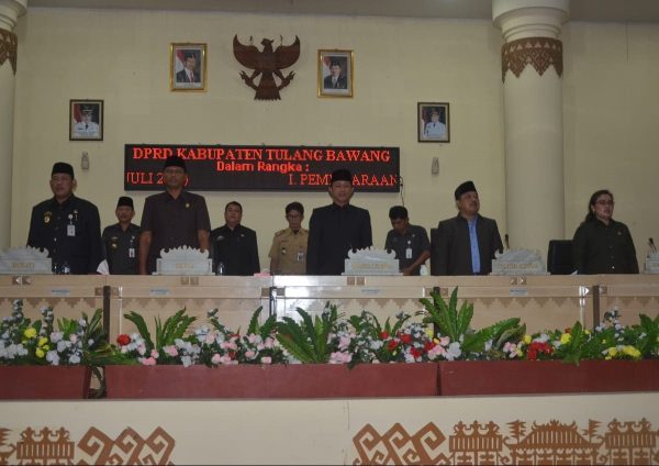 Mangkir Paripurna, Bupati Tulang Bawang Beralasan Sakit Tapi Ada Diacara Lain?