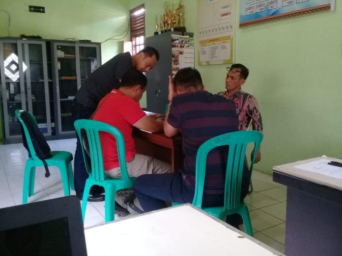 KPK Sambangi Balaidesa Kedaton, Sejumlah Warga Sekitar Rumah Pribadi Zainudin Hasan Dipanggil