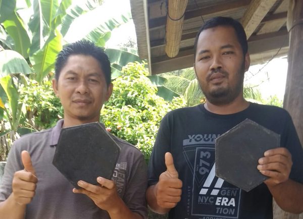 Paving Block Limbah Plastik, Inovasi dan Peluang Usaha Baru Warga Desa Sawojajar