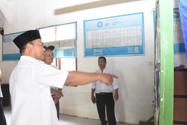 Camat Way Kenanga Kunjungi Tiyuh Indraloka Jaya