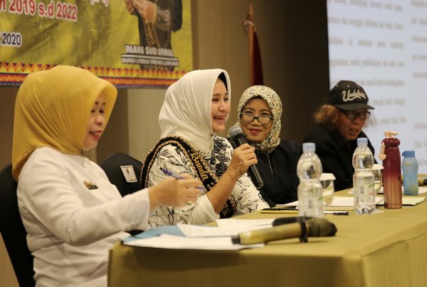 Riana Sari Arinal Ajak Orang Tua Memasyarakatkan Minat Baca