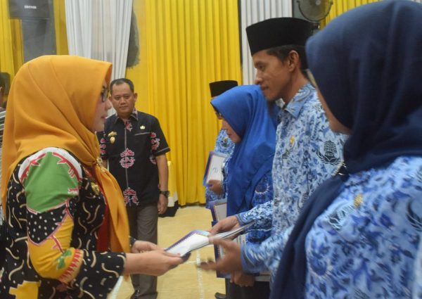 Bupati Tanggamus Lantik 335 Pejabat Struktural dan Fungsional