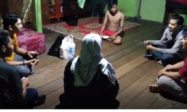 Ketua Y-APK dan IKMK Kunjungi Adik Wartawan Jadi Korban Penganiayaan