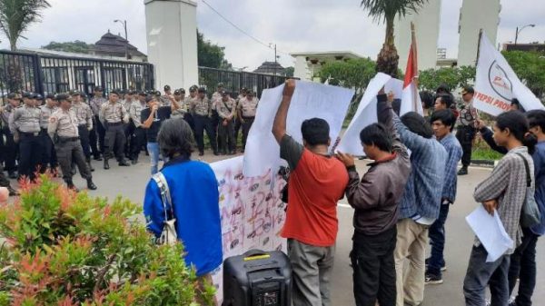 Mahasiswa Tuding Sekda Provinsi Banten Biang Kerok Gubernur Harus Evaluasi