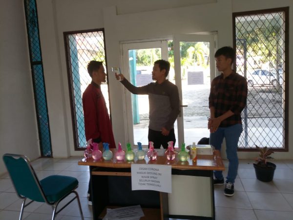 Mahasiswa Peternakan Unila Tangkal Covid-19, Dengan Desinfektan