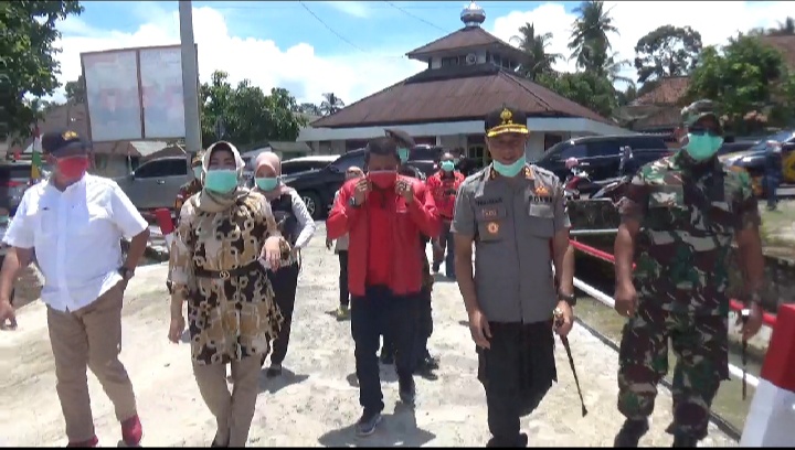 Bupati Tanggamus Pimpin Pembubaran Tiga Lokasi Hajatan