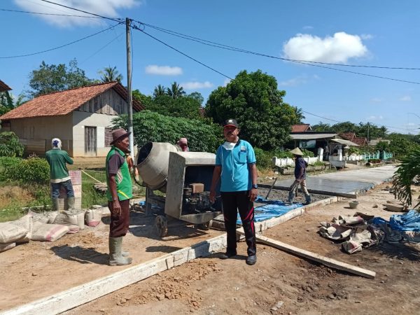 Tahap I Dana Desa Mukti Karya Bangun Rigit Beton, Gorong-Gorong dan Sumur Bor