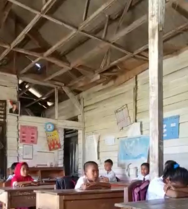 Lapor Bu Winarti RKB SD Negeri Mesir Dwi Jaya Memprihatinkan